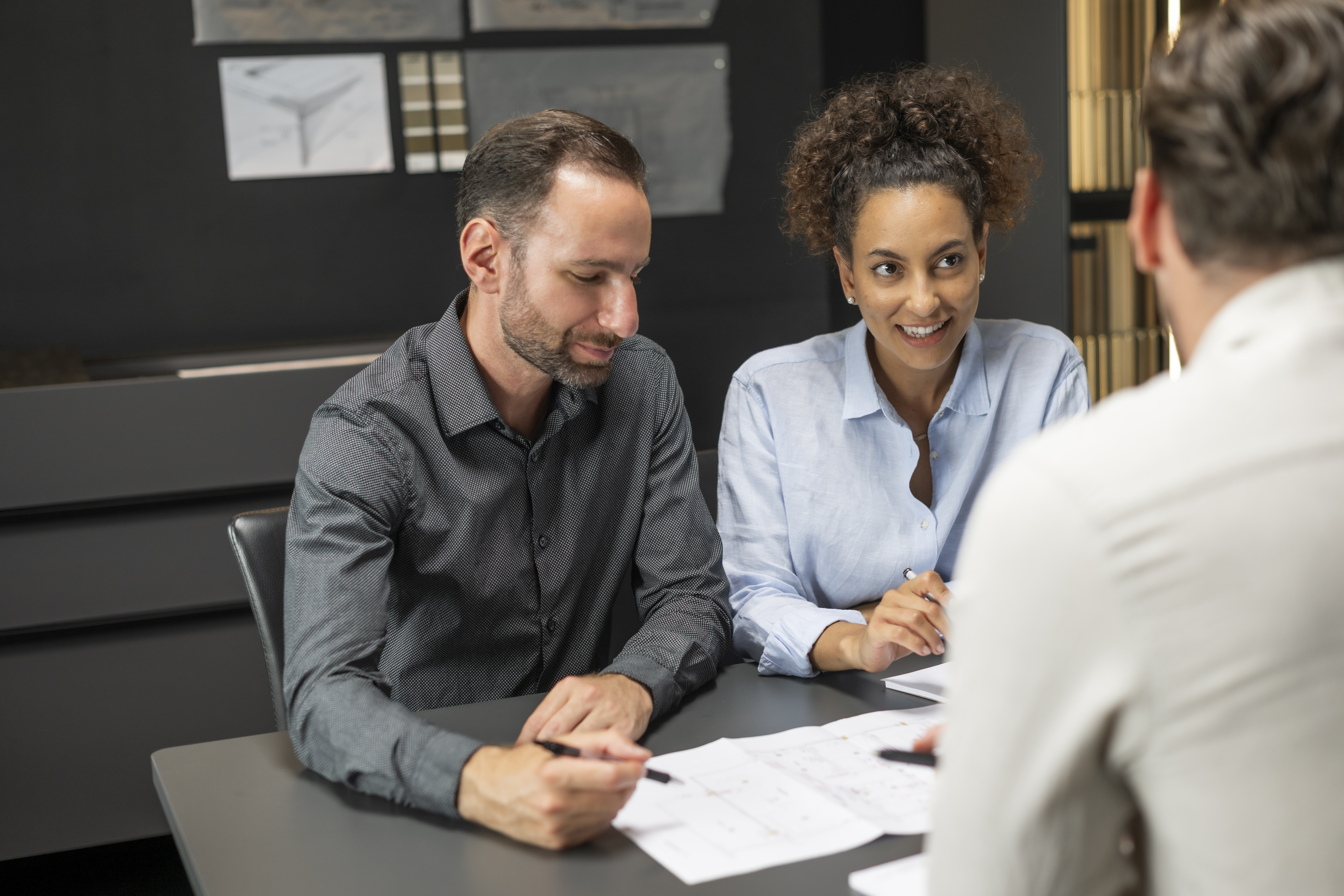 Beratungsgespräch Küchenkauf Menschen